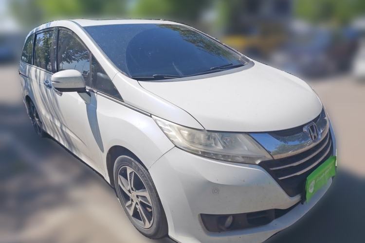 Used Honda Odyssey 2015 Updated Version 2.4L Smart Edition Front Right 45 Deg