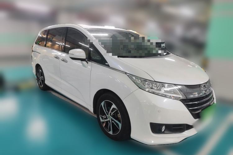 Used Honda Odyssey 2015 Updated Version 2.4L Smart Edition Front Right 45 Deg