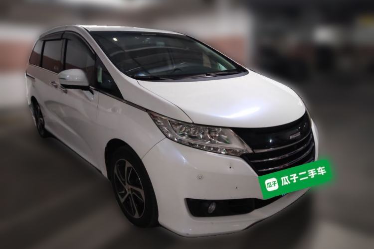 Used Honda Odyssey 2015 2.4L Supreme Edition Front Right 45 Deg