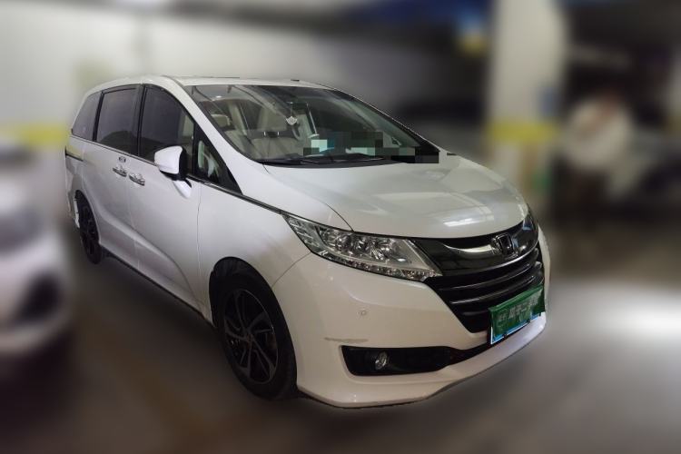 Used Honda Odyssey 2015 Revised 2.4L Luxury Edition Front Right 45 Deg