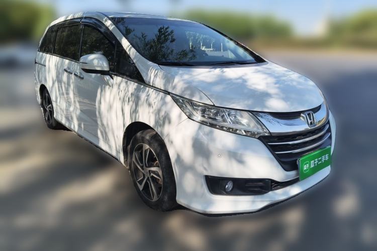 Used Honda Odyssey 2015 2.4L Smart Edition Front Right 45 Deg