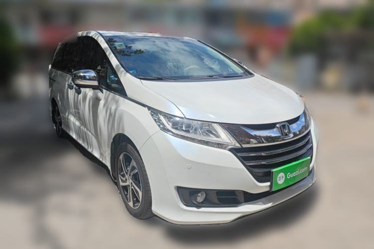 Used Honda Odyssey 2015 Updated Version 2.4L Smart Edition Front Right 45 Deg