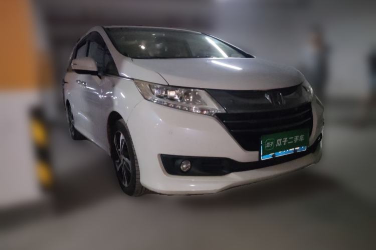 Used Honda Odyssey 2015 2.4L Supreme Edition Front Right 45 Deg