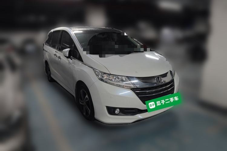 Used Honda Odyssey 2015 Updated Version 2.4L Smart Edition Front Right 45 Deg