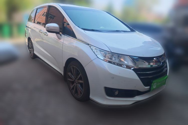 Used Honda Odyssey 2015 Updated Version 2.4L Smart Edition Front Right 45 Deg