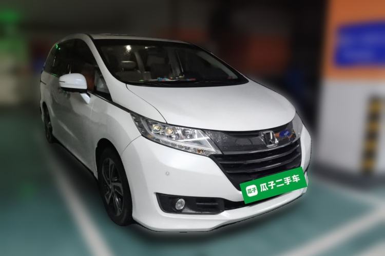 Used Honda Odyssey 2015 2.4L Smart Edition Front Right 45 Deg