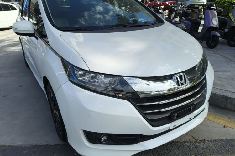 Used Honda Odyssey 2015 Updated Version 2.4L Smart Edition Front Right 45 Deg