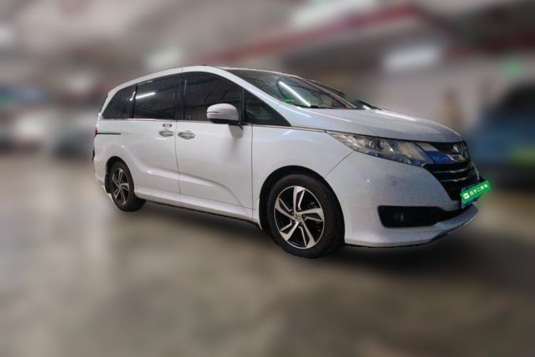 Used Honda Odyssey 2015 Revised 2.4L Luxury Edition Front Right 45 Deg
