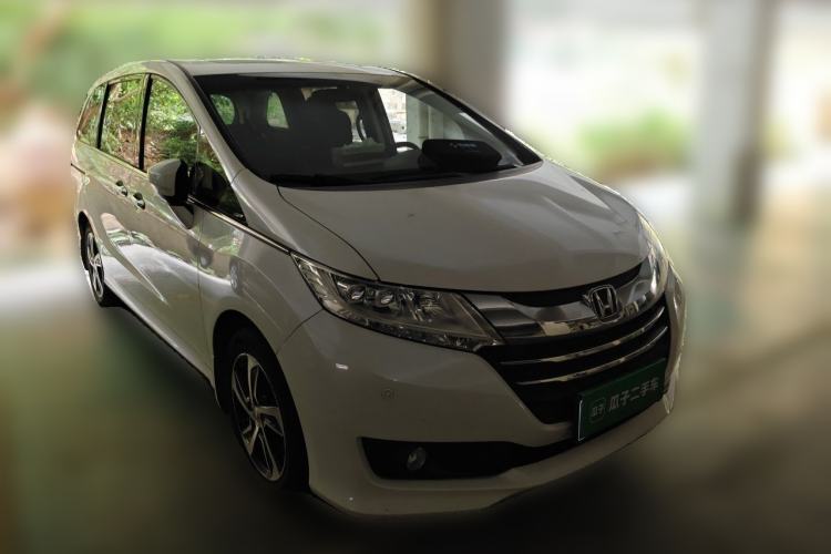 Used Honda Odyssey 2015 Updated Version 2.4L Smart Edition Front Right 45 Deg