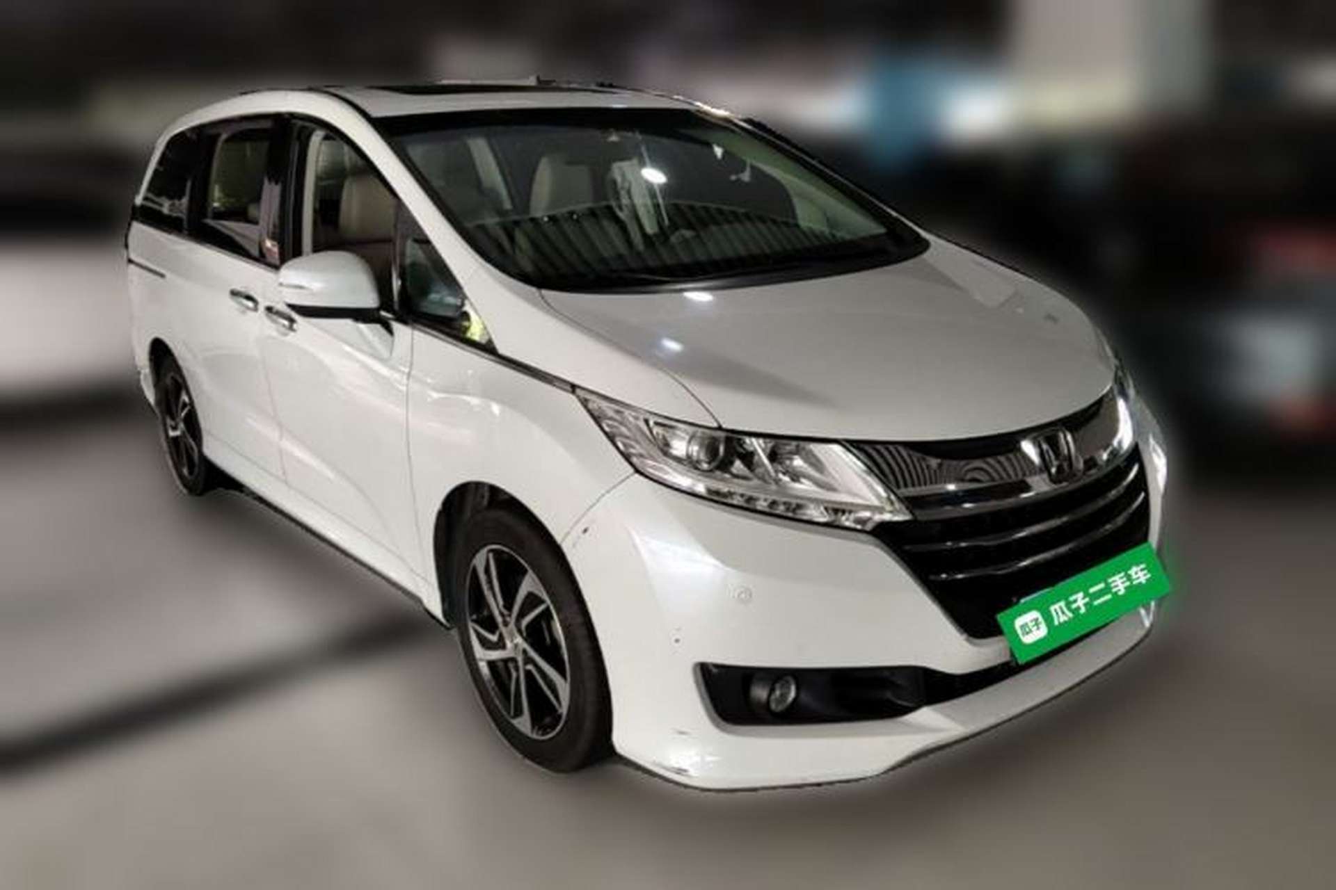 Used Honda Odyssey 2015 Revised 2.4L Luxury Edition Front Right 45 Deg