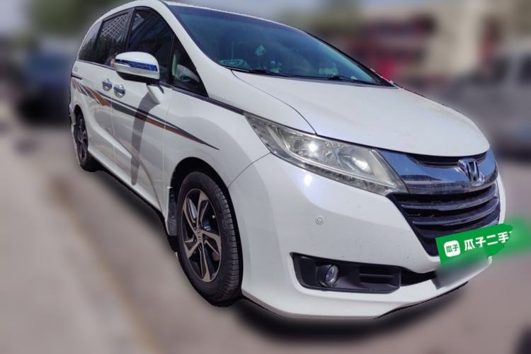 Used Honda Odyssey 2015 2.4L Smart Edition Front Right 45 Deg