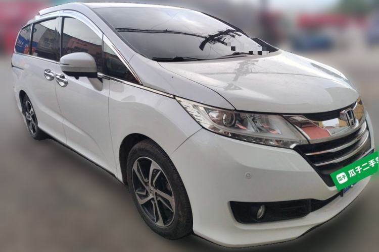 Used Honda Odyssey 2015 Revised 2.4L Luxury Edition Front Right 45 Deg