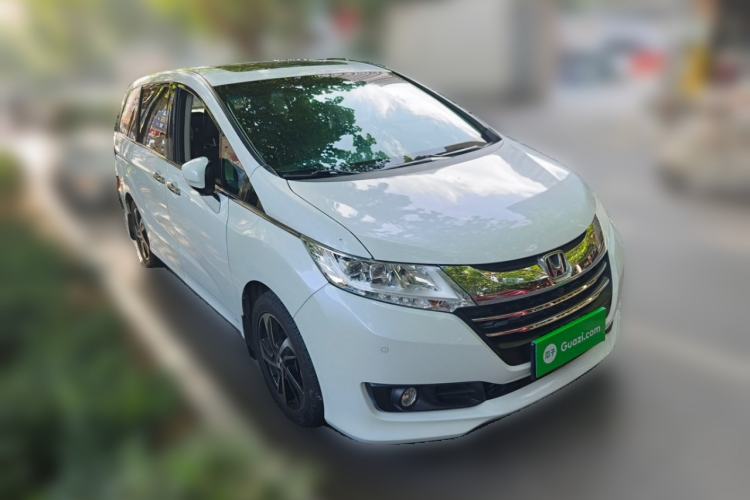 Used Honda Odyssey 2015 Revised Version 2.4L Supreme Edition Front Right 45 Deg