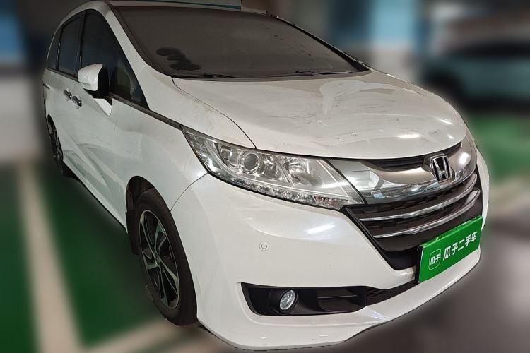 Used Honda Odyssey 2015 Revised 2.4L Luxury Edition Front Right 45 Deg