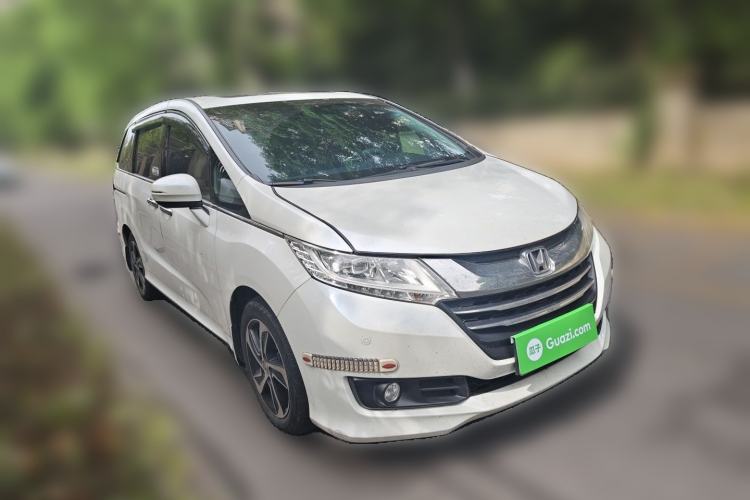 Used Honda Odyssey 2015 Updated Version 2.4L Smart Edition Front Right 45 Deg