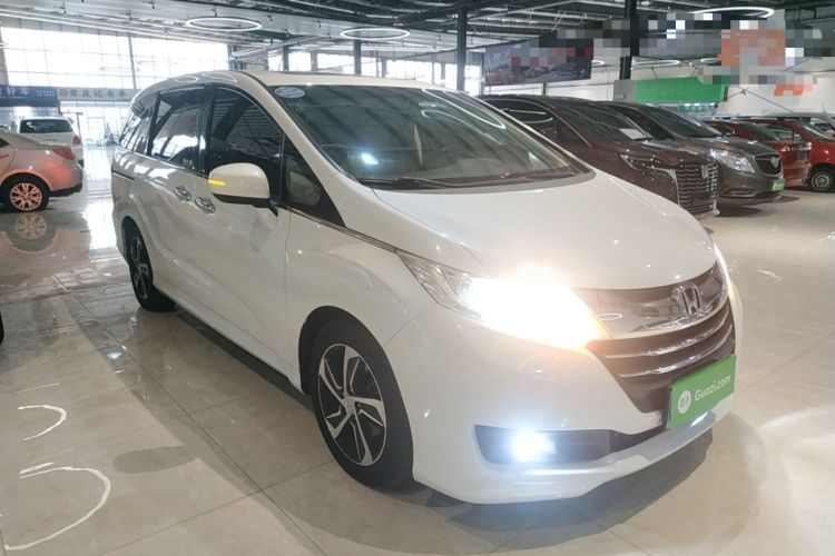 Used Honda Odyssey 2015 Revised 2.4L Luxury Edition Front Right 45 Deg