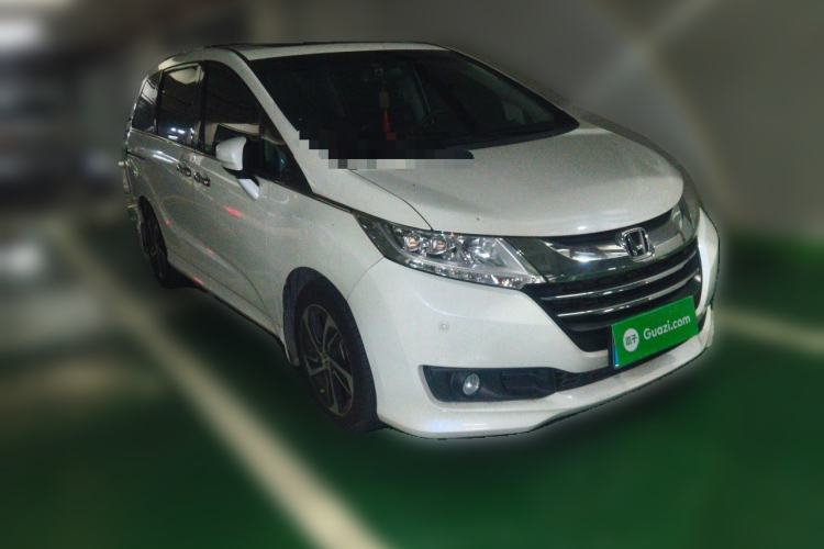 Used Honda Odyssey 2015 Updated Version 2.4L Smart Edition Front Right 45 Deg