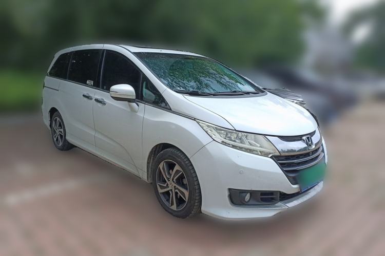 Used Honda Odyssey 2015 Revised Version 2.4L Supreme Edition Front Right 45 Deg