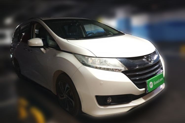 Used Honda Odyssey 2015 Updated Version 2.4L Smart Edition Front Right 45 Deg