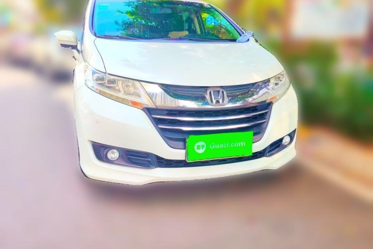 Used Honda Odyssey 2015 Updated Version 2.4L Smart Edition Front Right 45 Deg