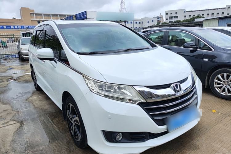 Used Honda Odyssey 2015 2.4L Supreme Edition Front Right 45 Deg