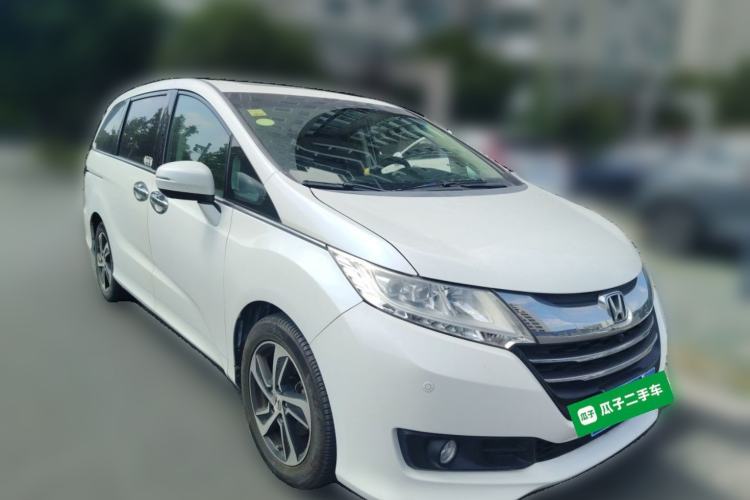 Used Honda Odyssey 2015 2.4L Supreme Edition Front Right 45 Deg