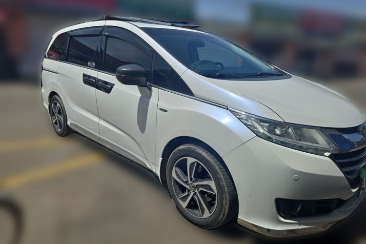 Used Honda Odyssey 2015 Revised Version 2.4L Supreme Edition Front Right 45 Deg