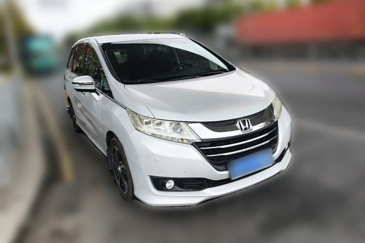 Used Honda Odyssey 2015 Revised 2.4L Luxury Edition Front Right 45 Deg