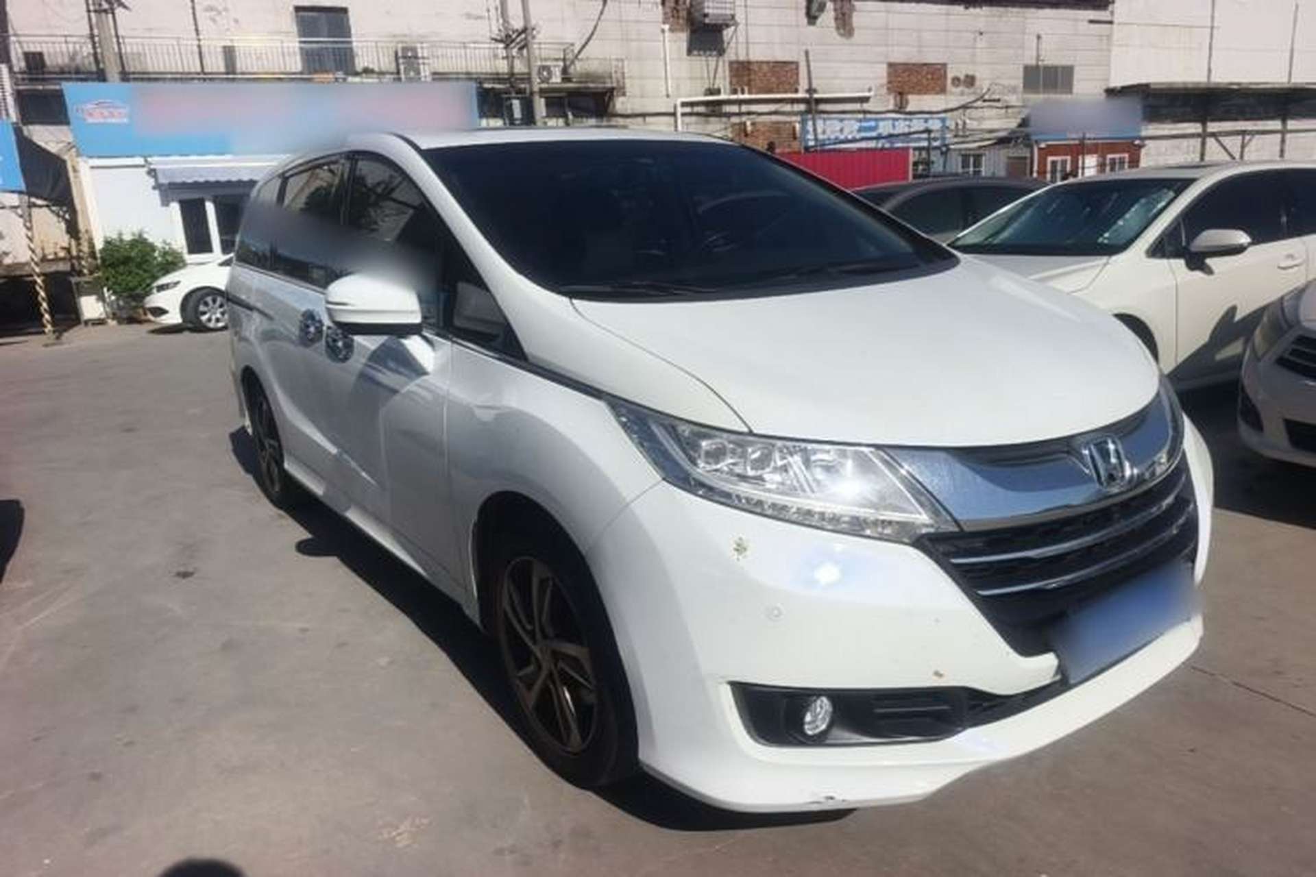 Used Honda Odyssey 2015 Revised Version 2.4L Supreme Edition Front Right 45 Deg