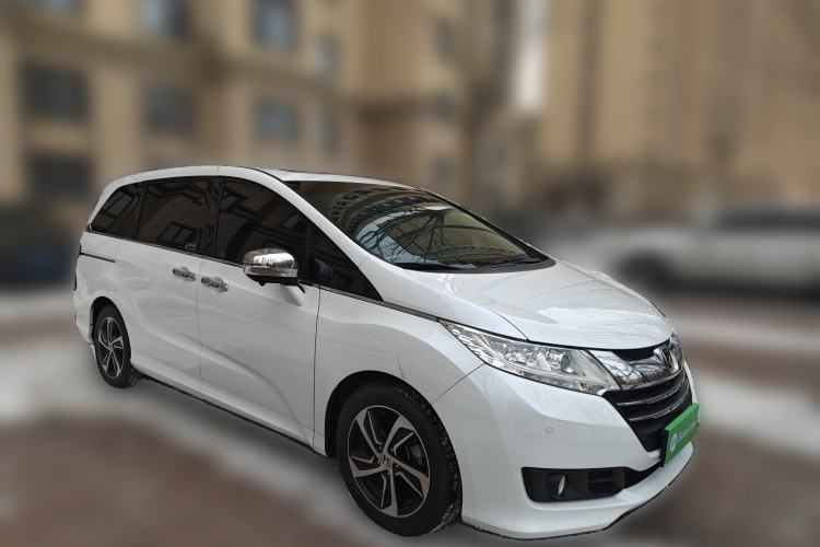 Used Honda Odyssey 2015 2.4L Smart Edition Front Right 45 Deg