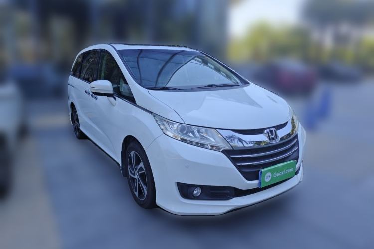 Used Honda Odyssey 2015 2.4L Luxury Edition Front Right 45 Deg