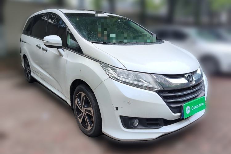 Used Honda Odyssey 2015 Revised Version 2.4L Supreme Edition Front Right 45 Deg