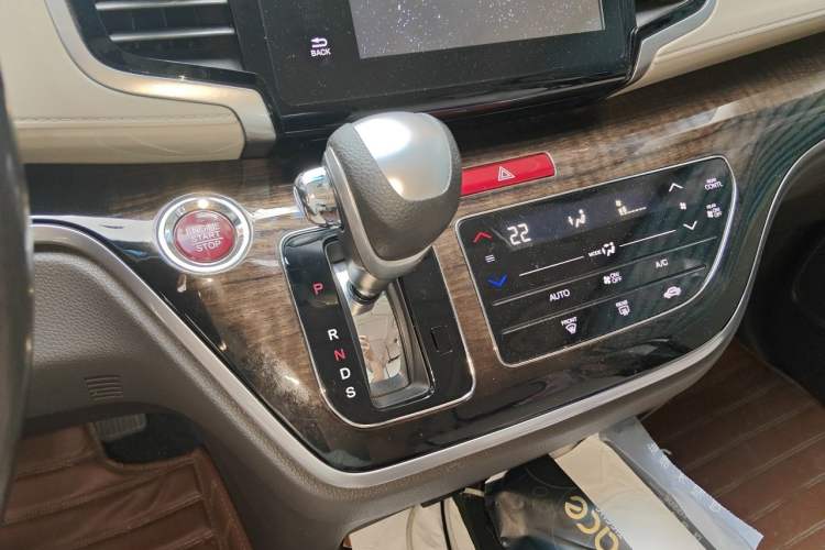 Used Honda Odyssey 2015 2.4L Luxury Edition Gear Lever