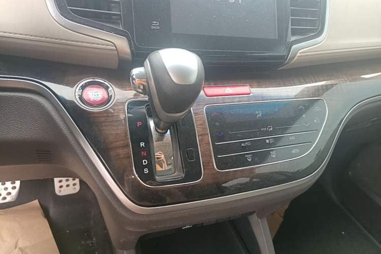 Used Honda Odyssey 2015 2.4L Luxury Edition Gear Lever