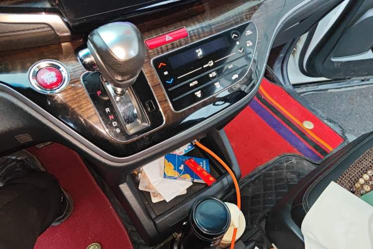 Used Honda Odyssey 2015 Updated Version 2.4L Smart Edition Gear Lever