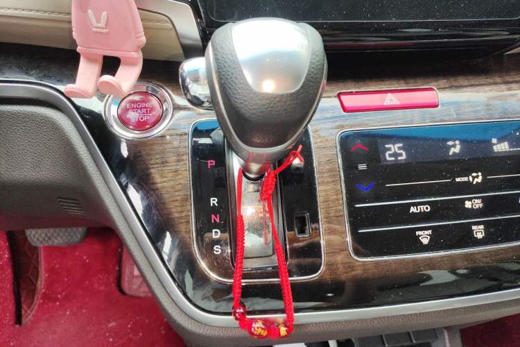 Used Honda Odyssey 2015 Revised 2.4L Luxury Edition Gear Lever