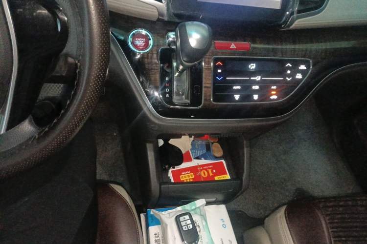 Used Honda Odyssey 2015 Revised 2.4L Luxury Edition Gear Lever