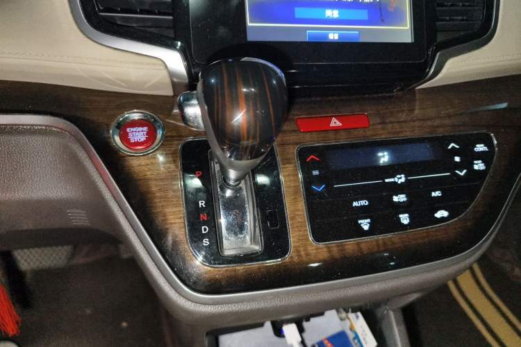 Used Honda Odyssey 2015 2.4L Luxury Edition Gear Lever
