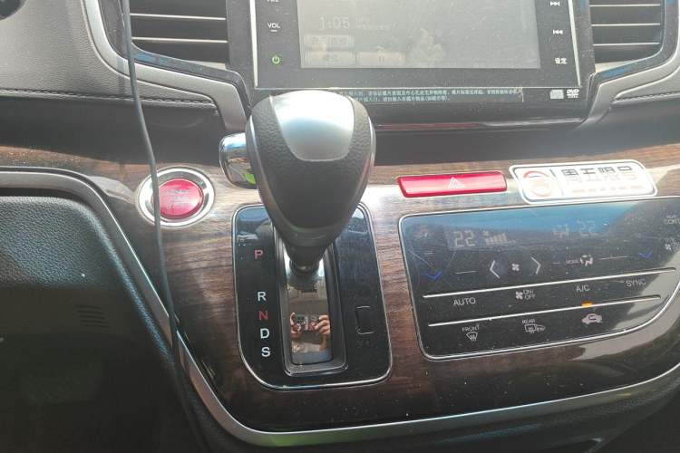 Used Honda Odyssey 2015 2.4L Supreme Edition Gear Lever