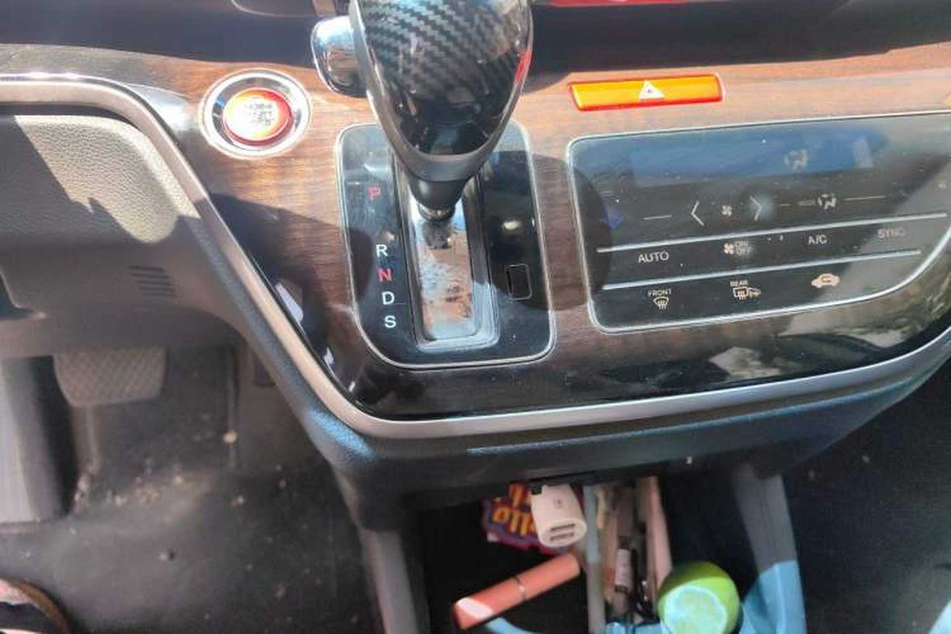 Used Honda Odyssey 2015 Revised Version 2.4L Supreme Edition Gear Lever