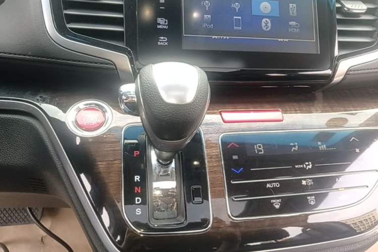 Used Honda Odyssey 2015 Updated Version 2.4L Smart Edition Gear Lever
