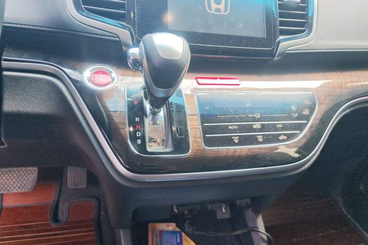 Used Honda Odyssey 2015 Updated Version 2.4L Smart Edition Gear Lever
