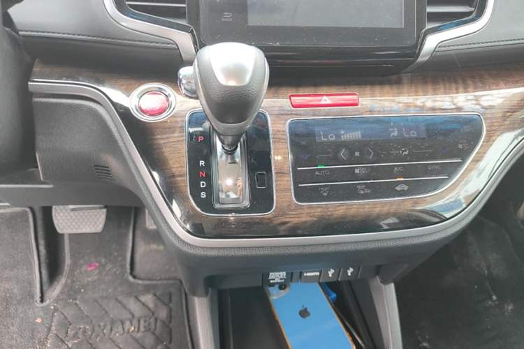 Used Honda Odyssey 2015 2.4L Prestige Edition Gear Lever