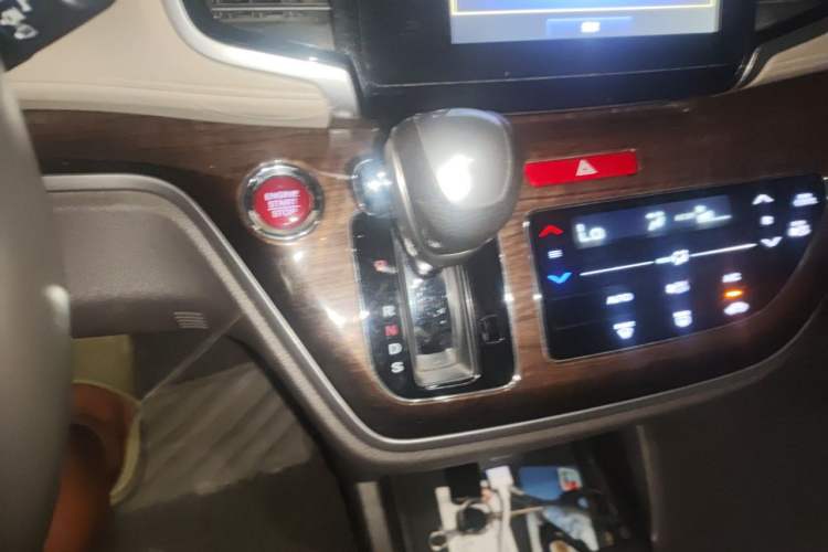 Used Honda Odyssey 2015 2.4L Luxury Edition Gear Lever
