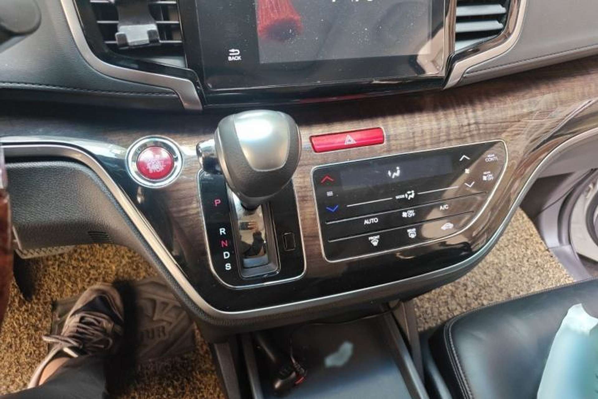 Used Honda Odyssey 2015 2.4L Smart Edition Gear Lever