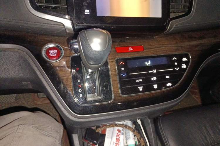 Used Honda Odyssey 2015 Updated Version 2.4L Smart Edition Gear Lever