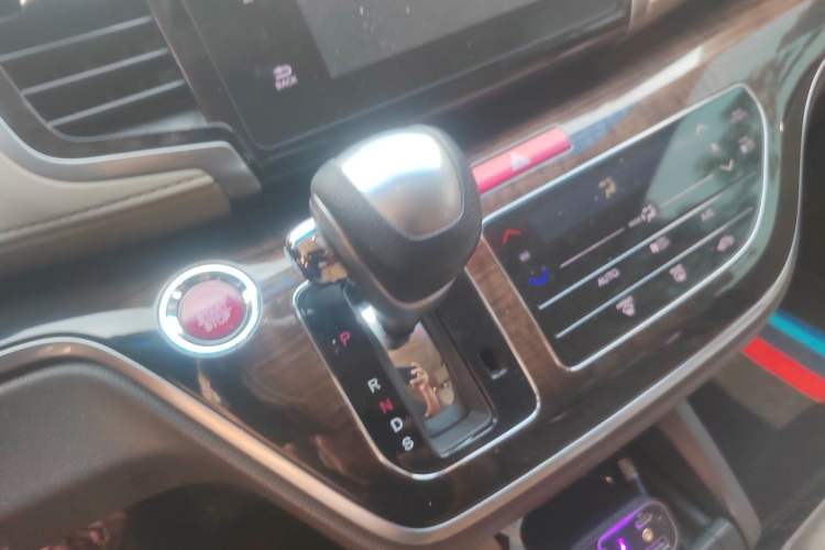 Used Honda Odyssey 2015 2.4L Smart Edition Gear Lever
