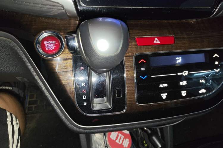 Used Honda Odyssey 2015 Updated Version 2.4L Smart Edition Gear Lever