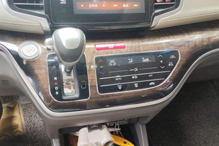 Used Honda Odyssey 2015 Revised 2.4L Luxury Edition Gear Lever