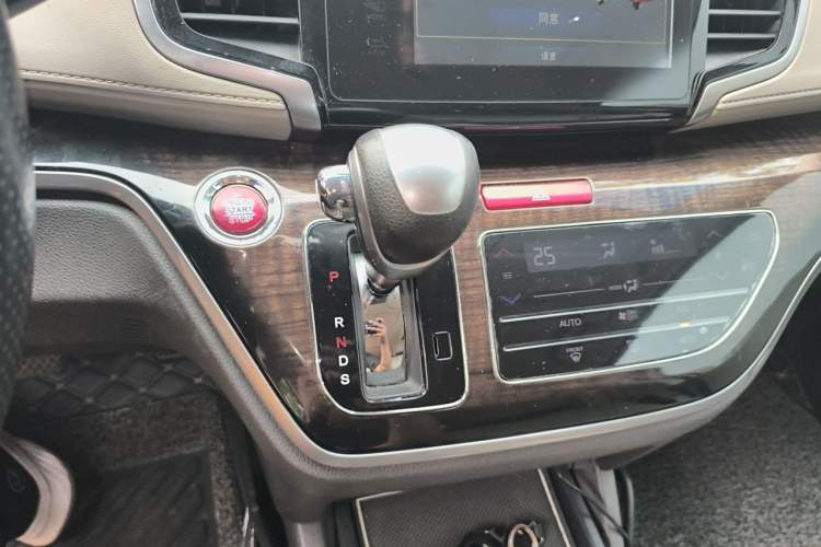 Used Honda Odyssey 2015 2.4L Smart Edition Gear Lever